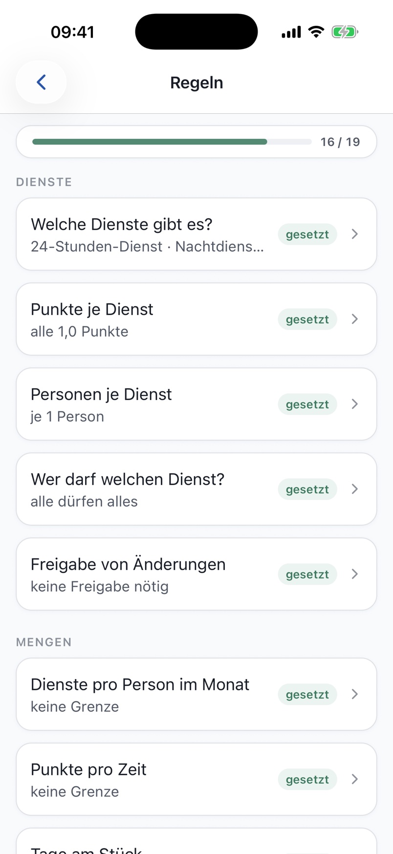 Regeln der Station als Checkliste in der App: Dienste, Punkte je Dienst, Personen je Dienst, Freigabe, Dienste pro Person im Monat — jede Zeile mit dem Stand „gesetzt